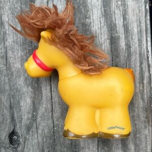 FISHER PRICE LITTLE PEOPLE TOUCH N FEEL 2005 FARM HORSE WITH YARN HAIR